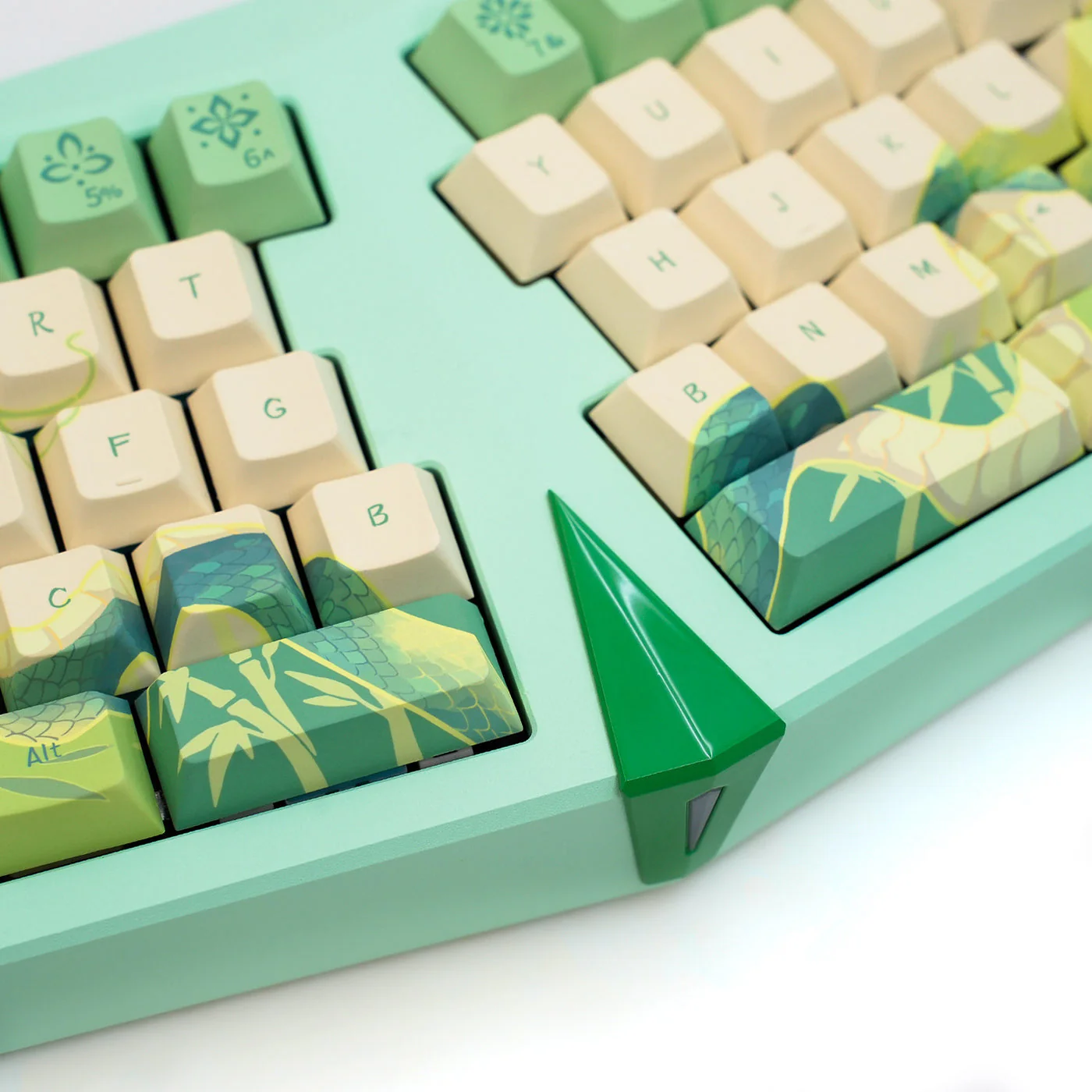 Akko Year of Snake Armor Aluminum Case Alice Side RGB Multi-Mode Hot-Swappable Keyboard (Green Snake) (Akko Cobras Switch) (03J-03K-03L-03P-03S-04A-04D) - Image 4