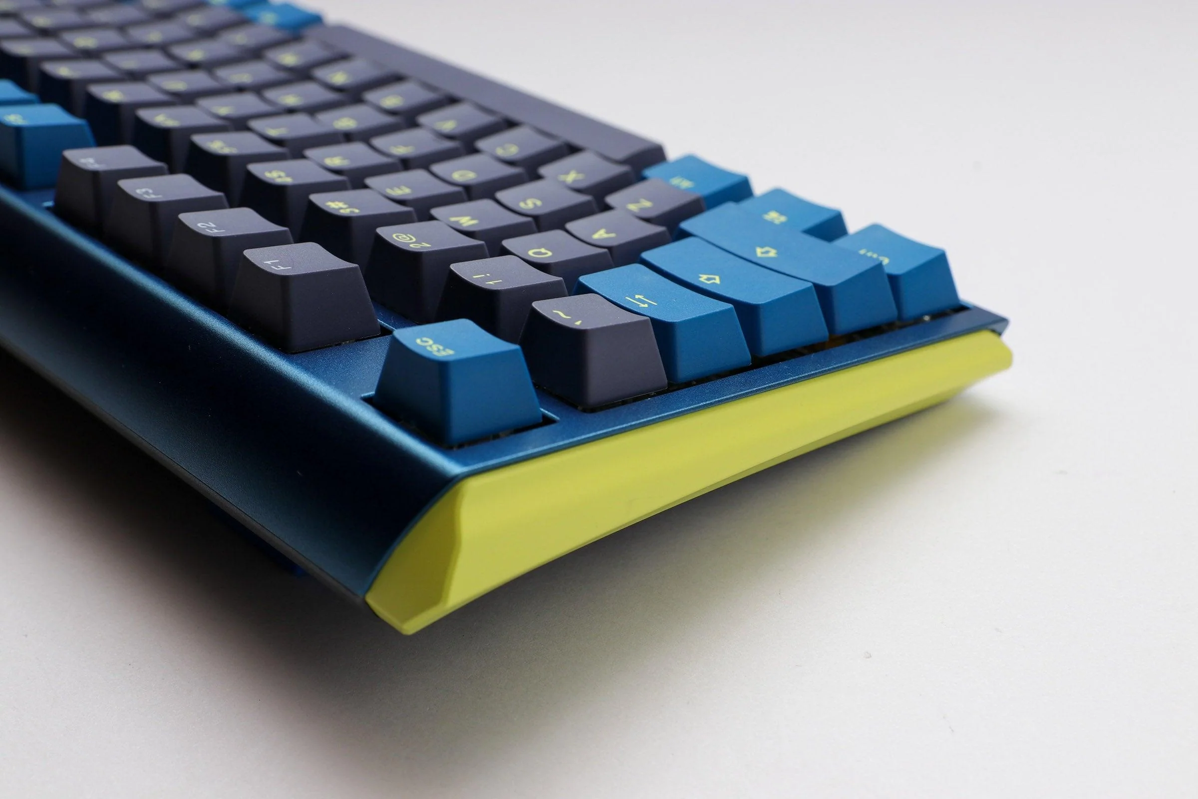 DUCKY ONE 3 Daybreak TKL Hotswap RGB Double Shot PBT Quack Mechanical Keyboard (Cherry RGB Red) (DKON2187ST-RUSPDDBBHHC1) - Image 3