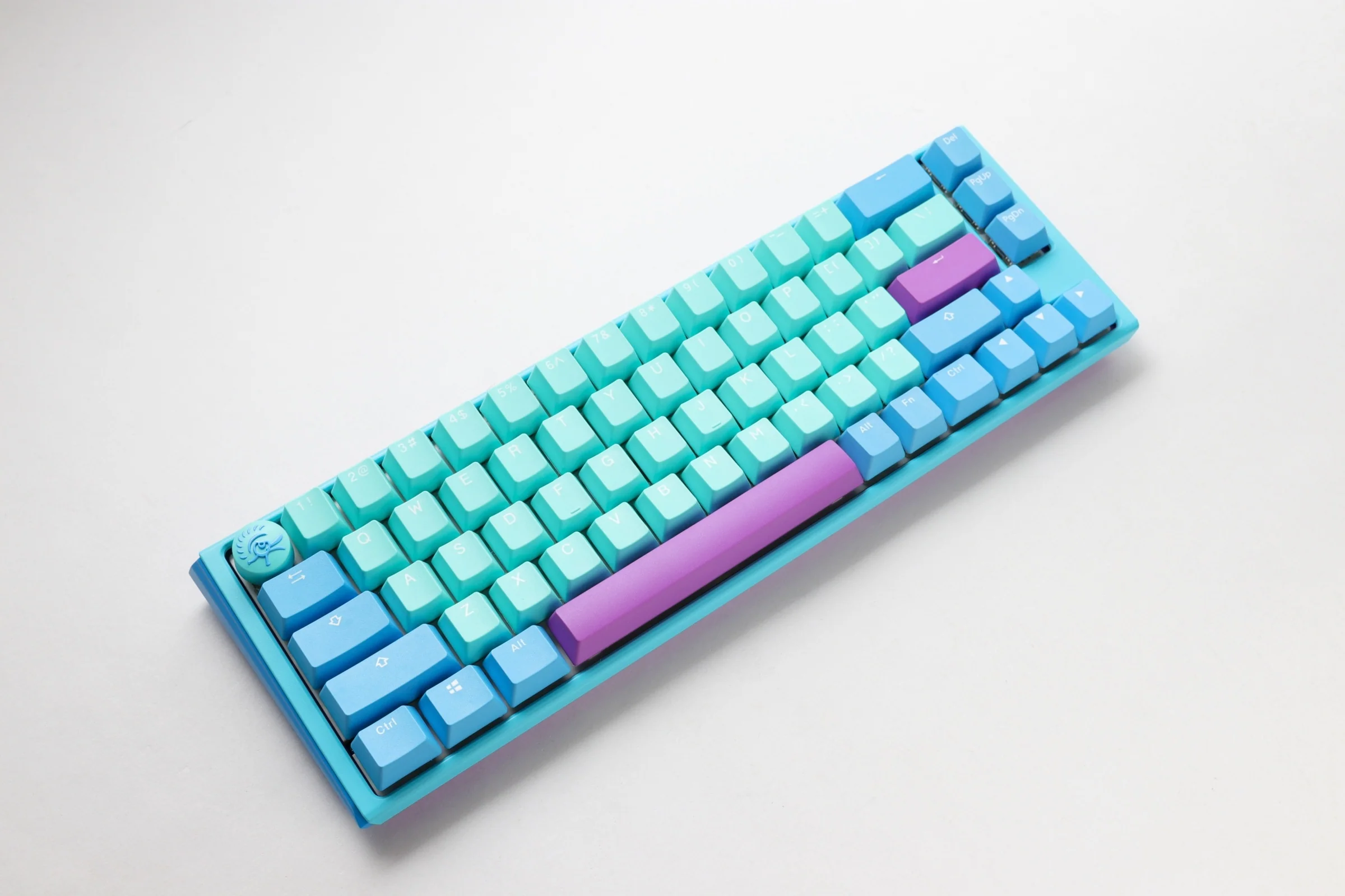 Ducky One 3 SF Frozen Llama Hotswap RGB Double-Shot PBT Mechanical Keyboard (Cherry RGB Brown) (DKON2167ST-BUSPDFLCVBC1) - Image 3