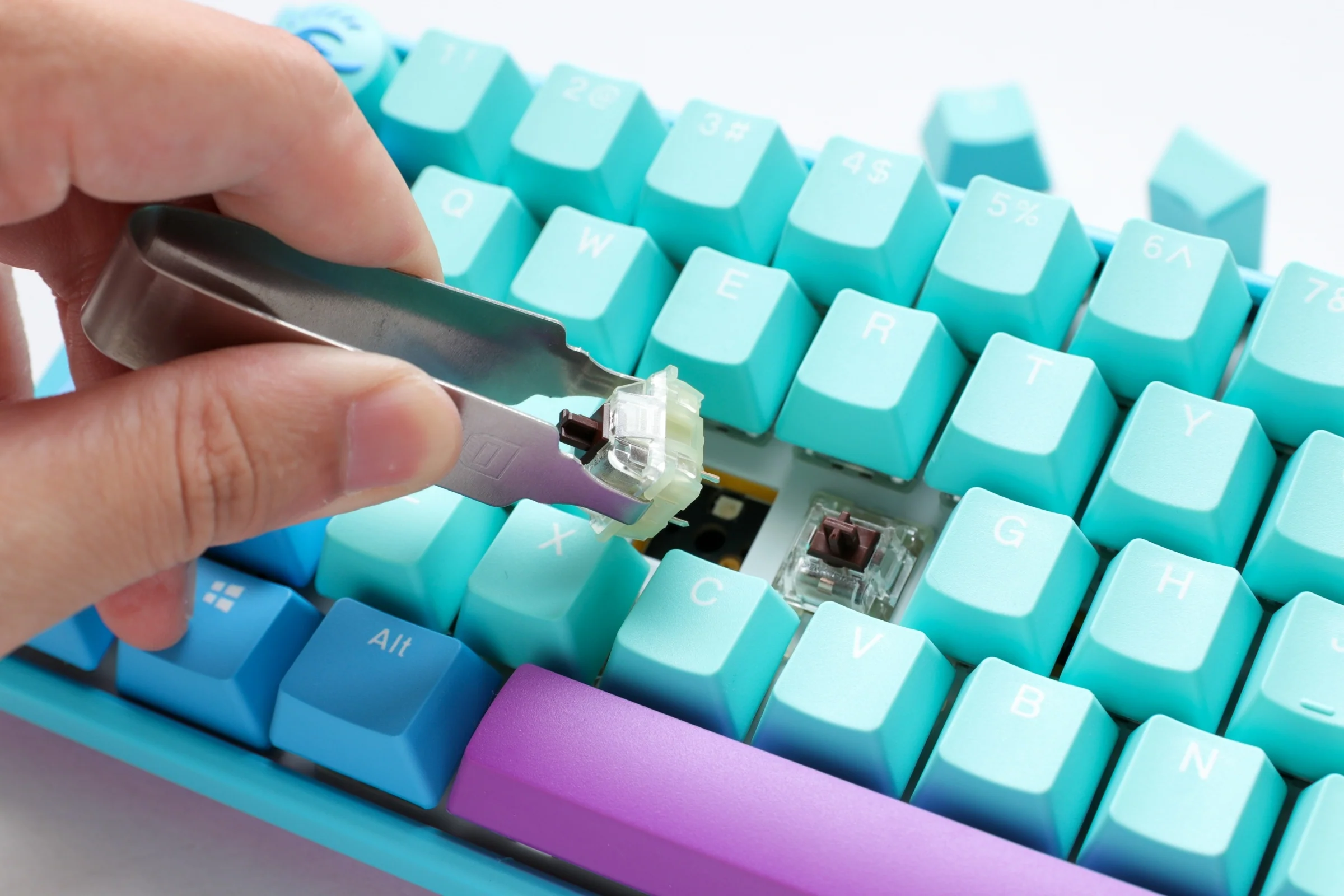 Ducky One 3 SF Frozen Llama Hotswap RGB Double-Shot PBT Mechanical Keyboard (Cherry RGB Brown) (DKON2167ST-BUSPDFLCVBC1) - Image 7