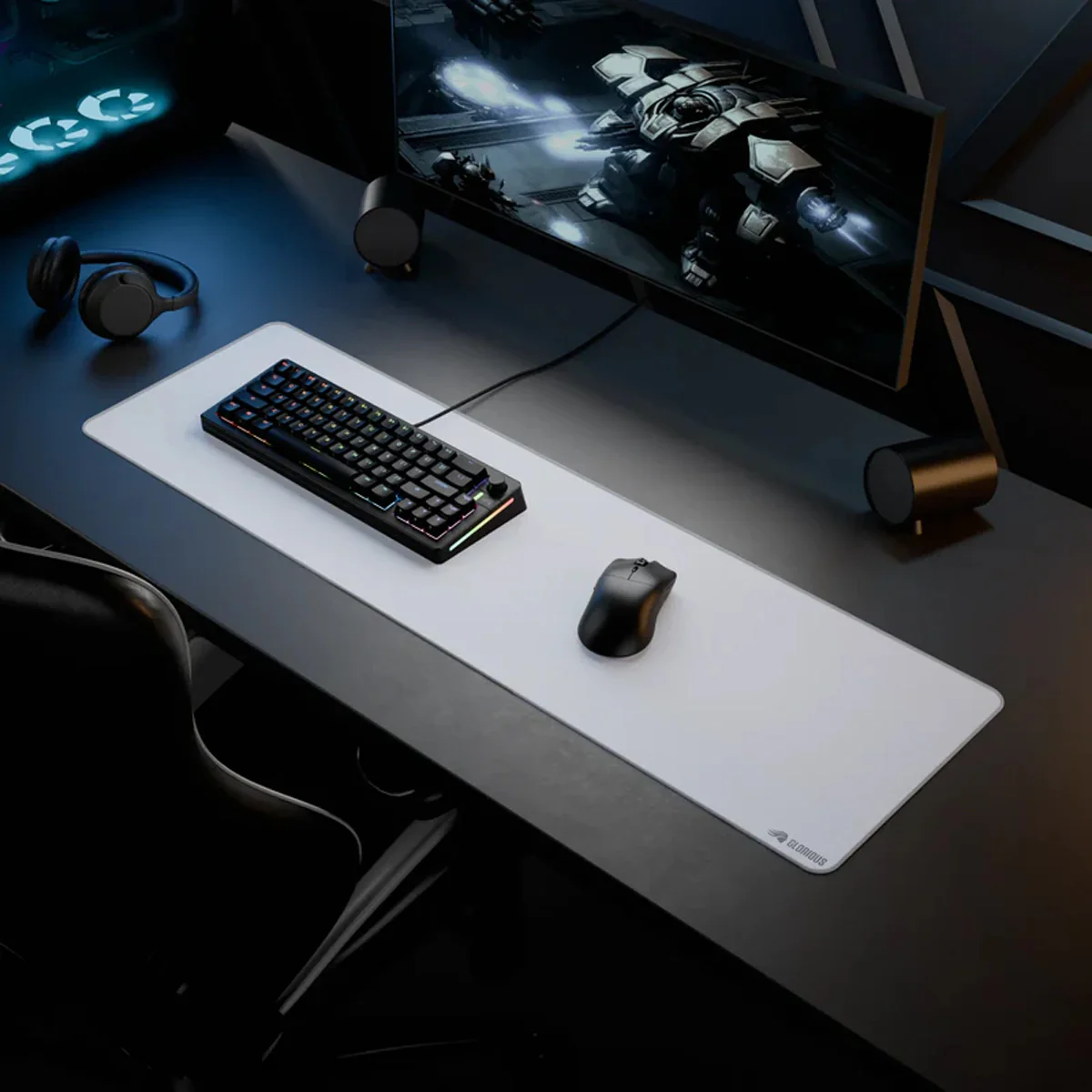 Glorious GMP 2 Large Extended Stitched Cloth Gaming Mousepad (Black, White) - Image 6