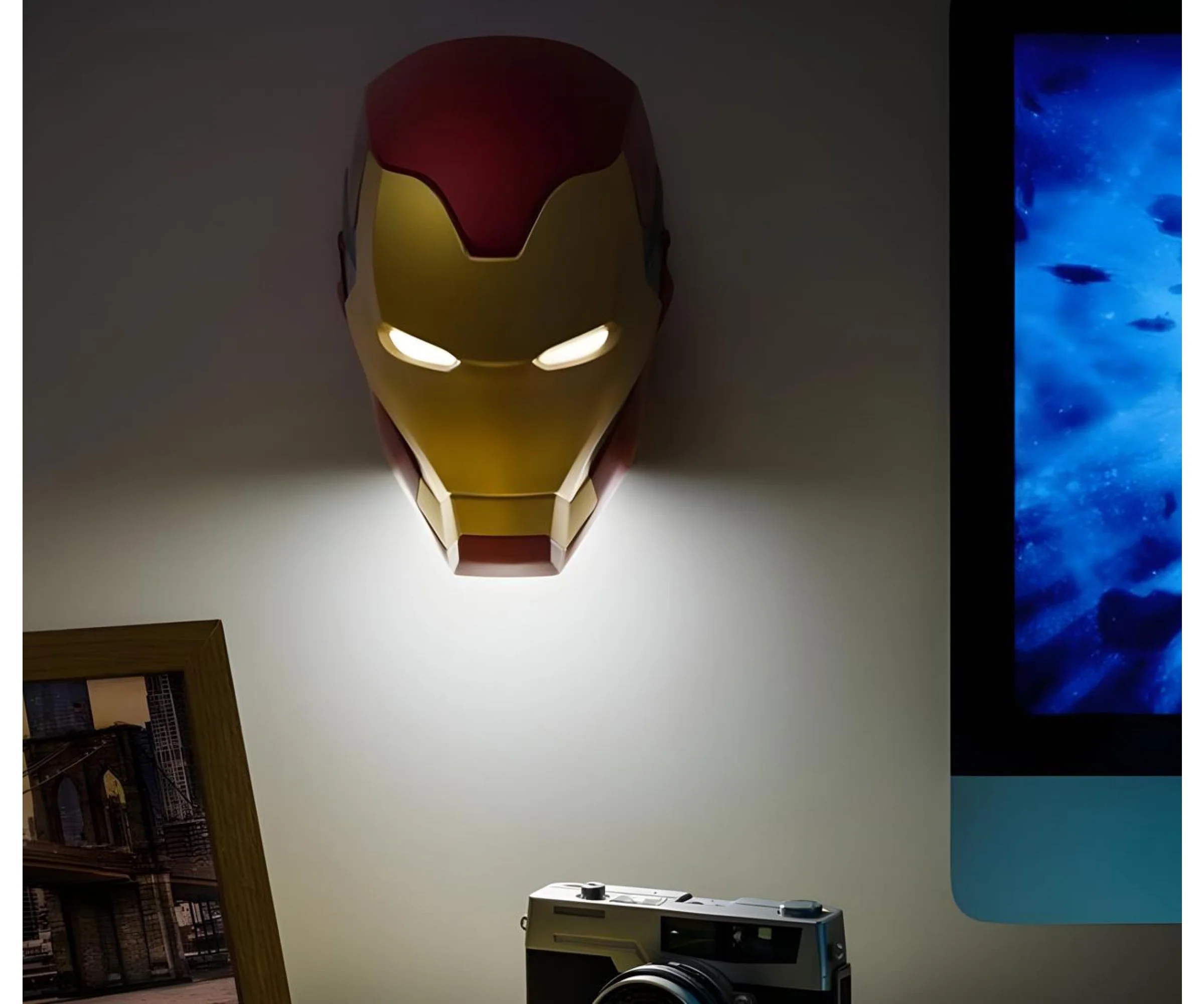 Paladone Marvel Iron Man Mask Light V3 (PP11312MSISV3) - Image 4