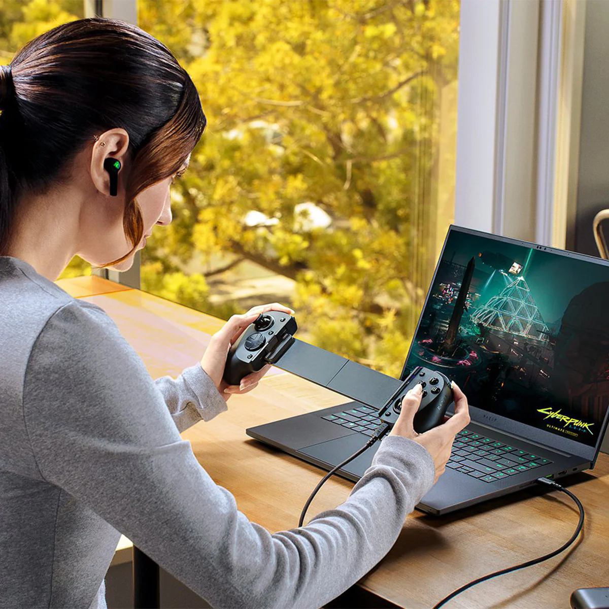 Razer Kishi V3 Pro XL USB-C Gaming Controller for Full-Sized iPad & Android Tablets - Image 4