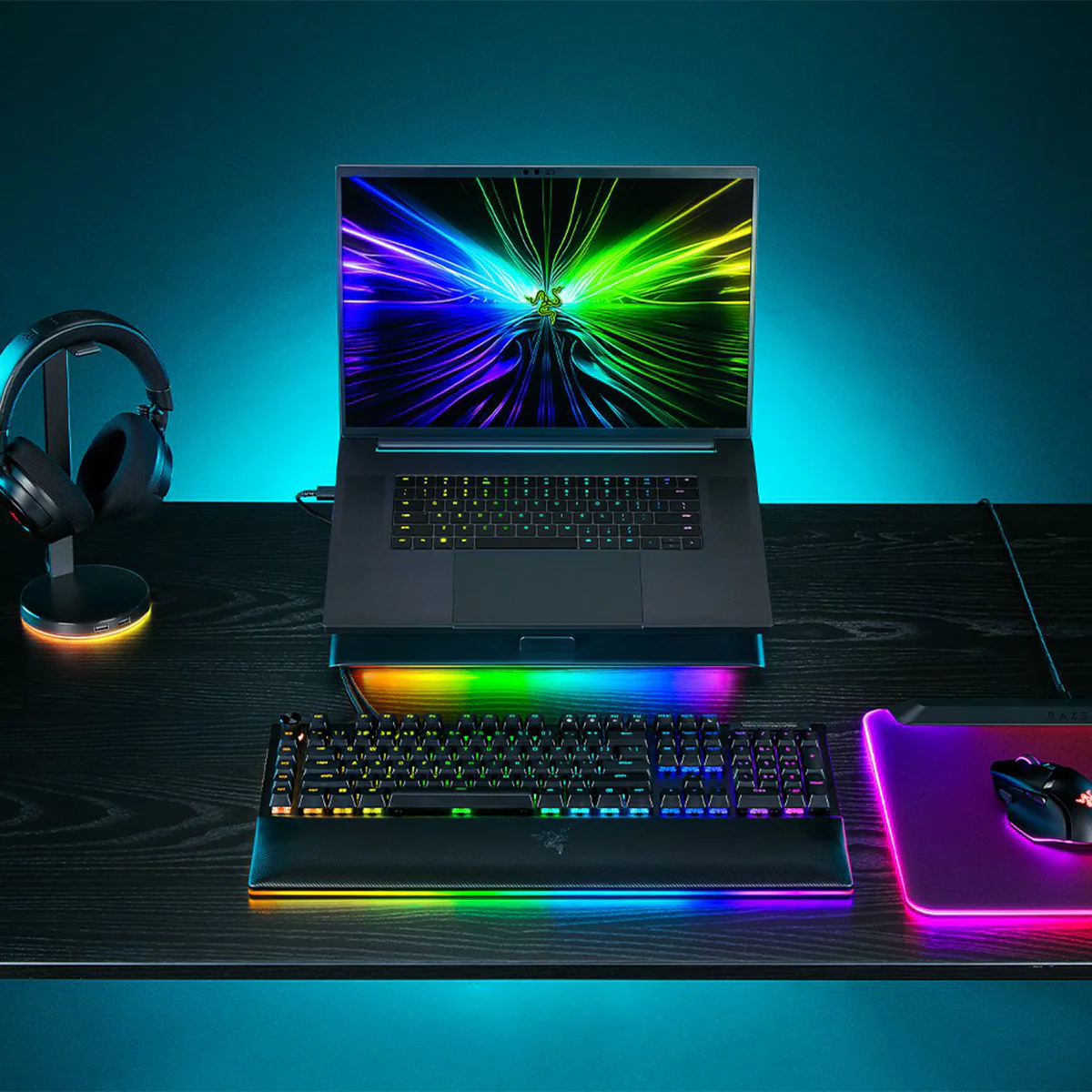 Razer Laptop Cooling Pad - Smart Cooling Stand for 14-18" Laptops  - Image 5