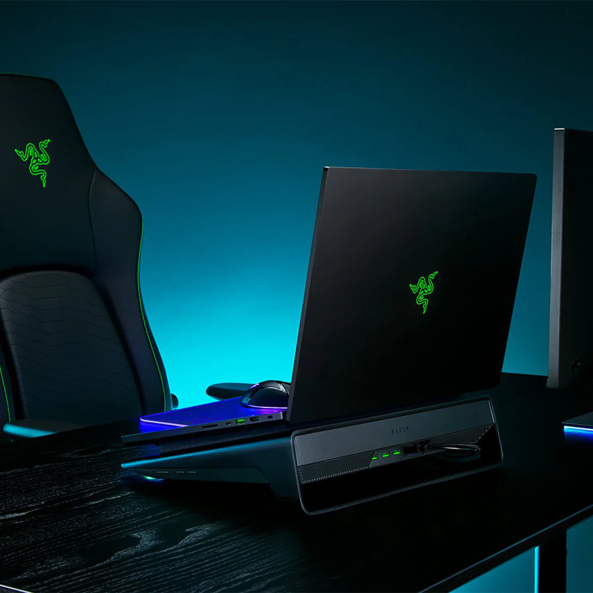 Razer Laptop Cooling Pad - Smart Cooling Stand for 14-18" Laptops  - Image 6