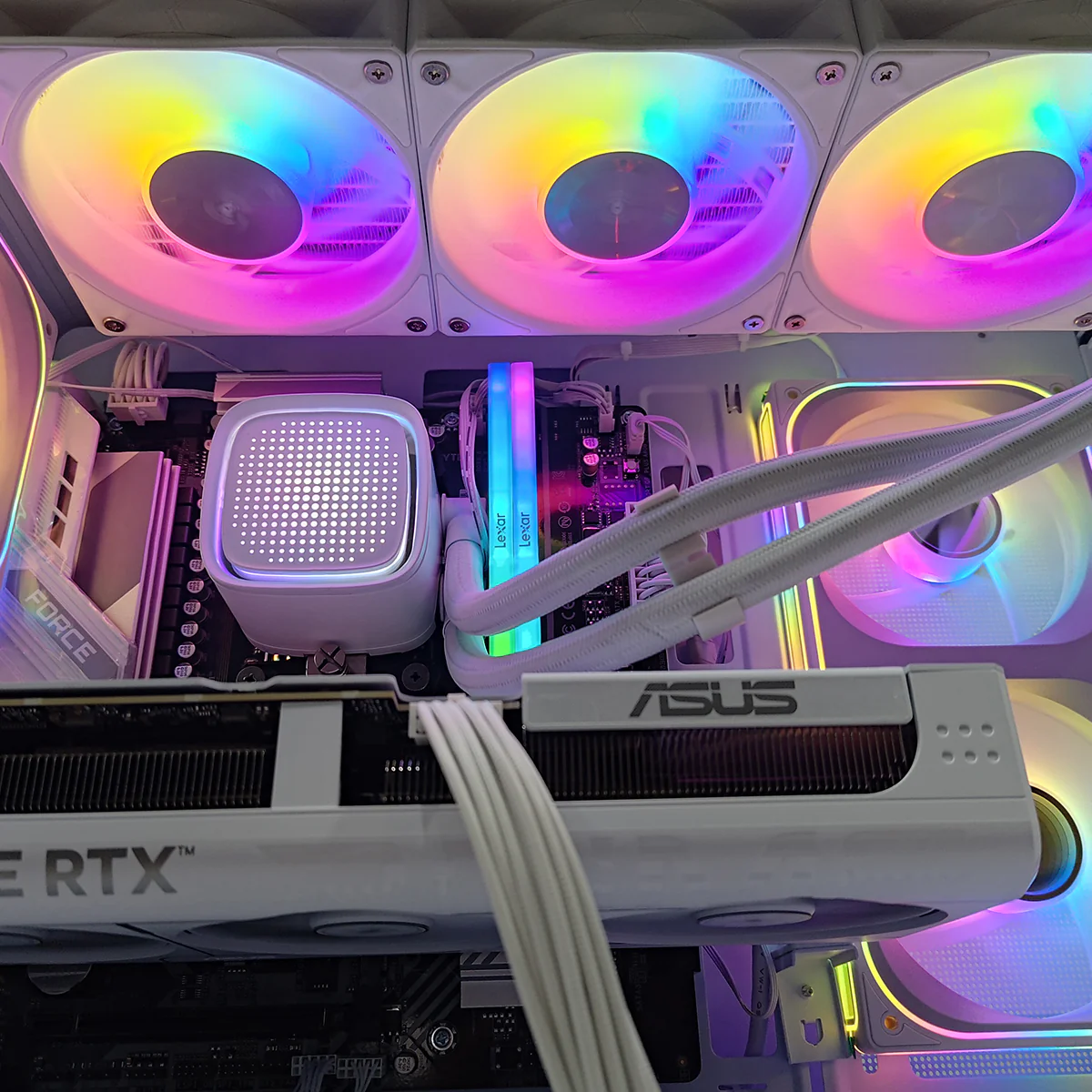 Sophos Astral White Desktop Gaming PC | AMD Ryzen 7 7700X | 32GB (2x16GB) RAM | 1TB SSD | RTX 5070 OC | Windows 11 Pro - Image 5