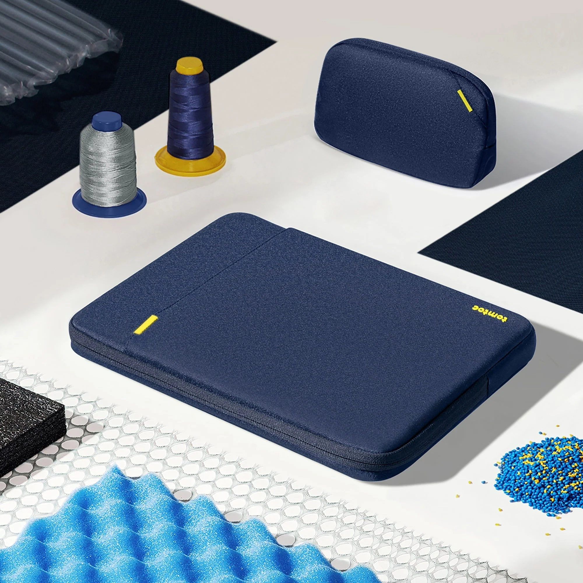 Tomtoc Defender-A13 Laptop Sleeve for 16" MacBook Pro (Navy Blue) (A13F2B2) - Image 5
